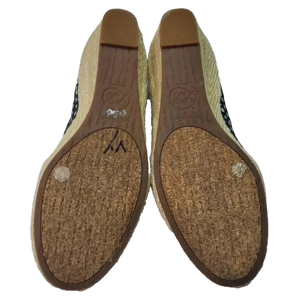 Lucky Brand step out